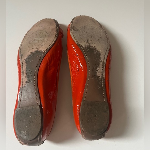 Tory Burch Aaden Ballet-Tumbled Patent
Grain in Orange 🍊 - Picture 4 of 7